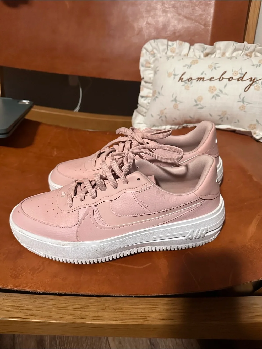 Nike Women's Pink Platform Air Force 1 Sneakers - Picture 1 of 3